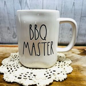 Rae Dunn Artisan Collection
"BBQ Master" coffee/tea mug,